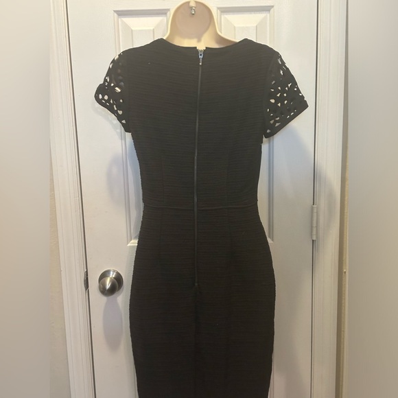 Anthropology-Mauve-Laser Cut Basalt Sheath Dress Size 0 in Black - Picture 3 of 6